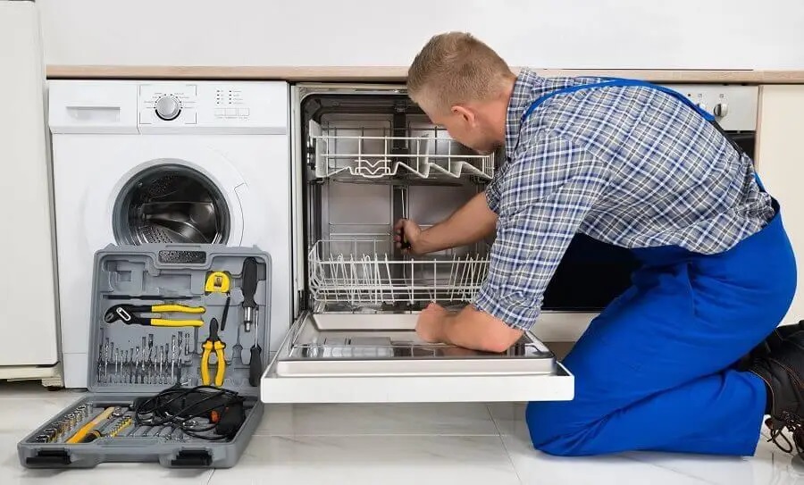 Çubuk Gorenje servisi teknisyen ekibi beyaz eşya tamiri yaparken